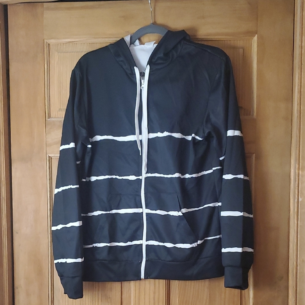 New Classic Black and White Hoodie, Size XL
